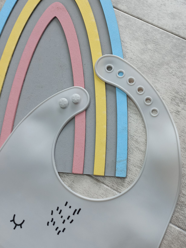 پیشبند سیلیکونی کودک مدل مخزن دار